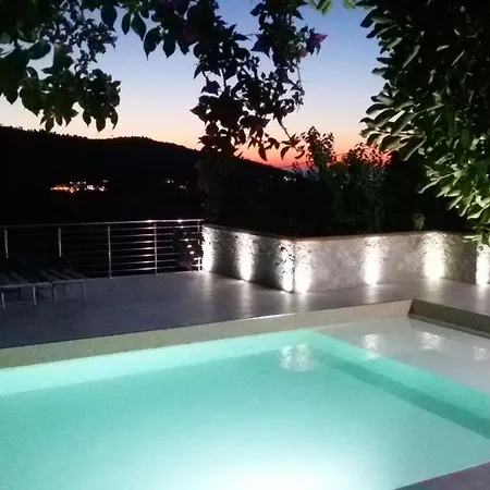 Mit Garten Und Kinderschwimmbad Holiday home